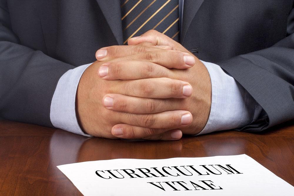 image of Body Language in Interviews: Dos and Don&#8217;ts